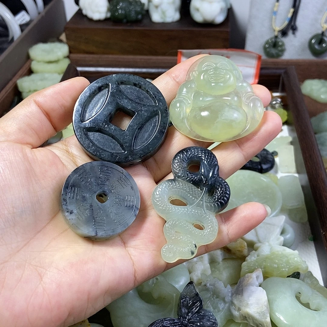 蛇纹石玉合金包挂
