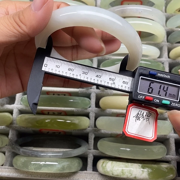 未镶嵌蛇纹石玉手镯123