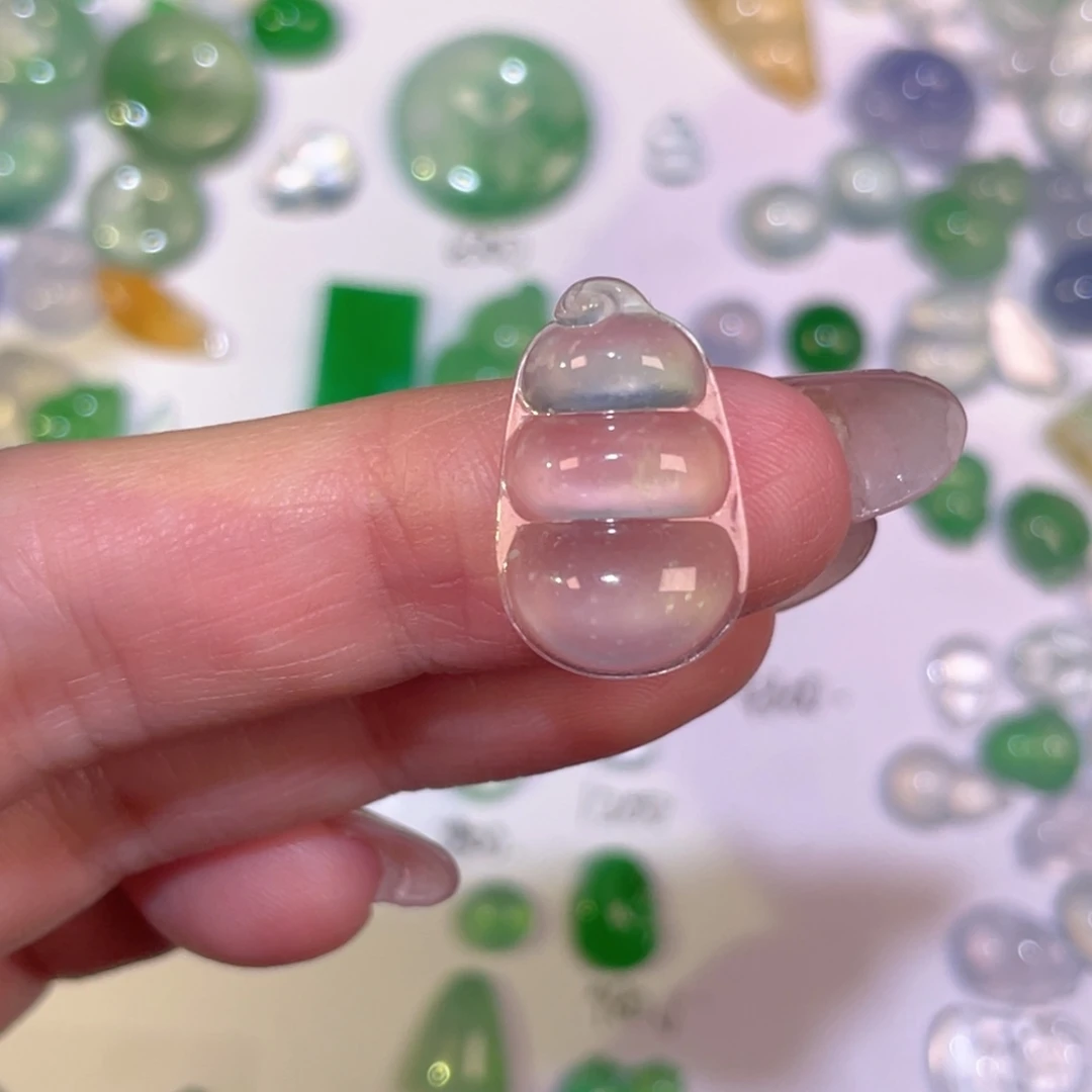 翡翠未镶嵌颈饰裸石