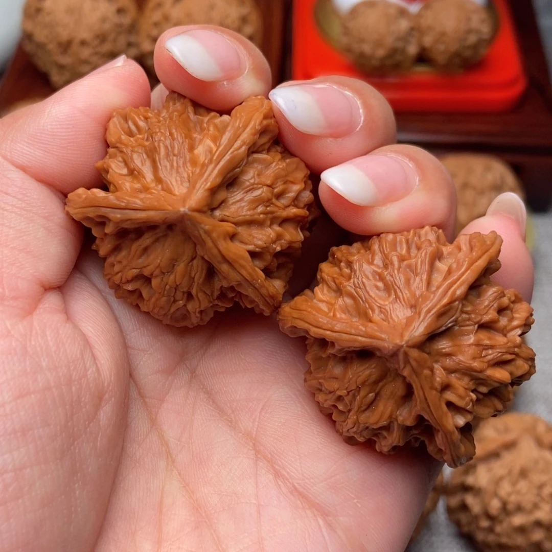 文玩核桃把件红皮正奔39全品