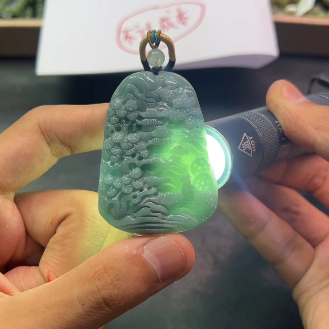 翡翠未镶嵌颈饰多样性拍一发一缅甸翡翠手工山水牌