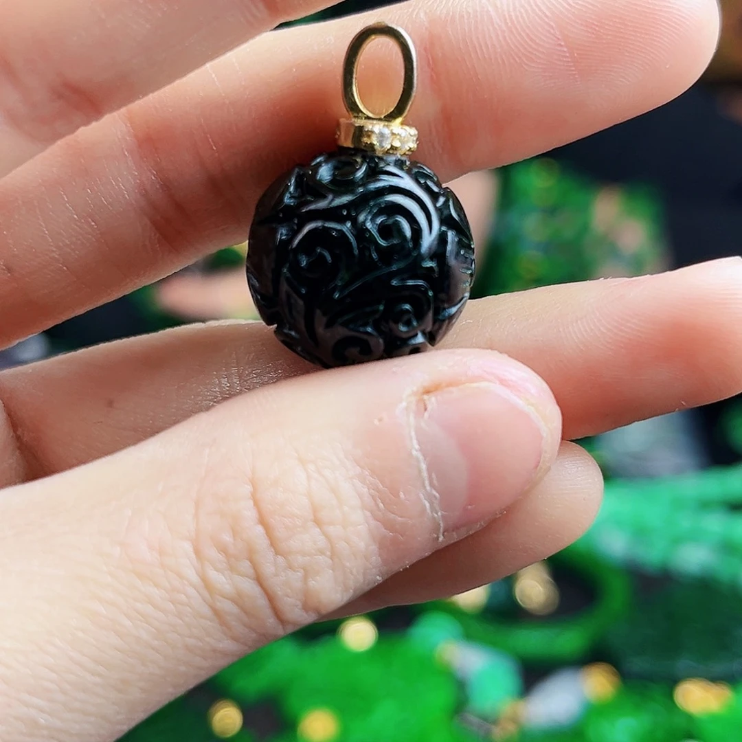 颈饰未镶嵌翡翠多样性