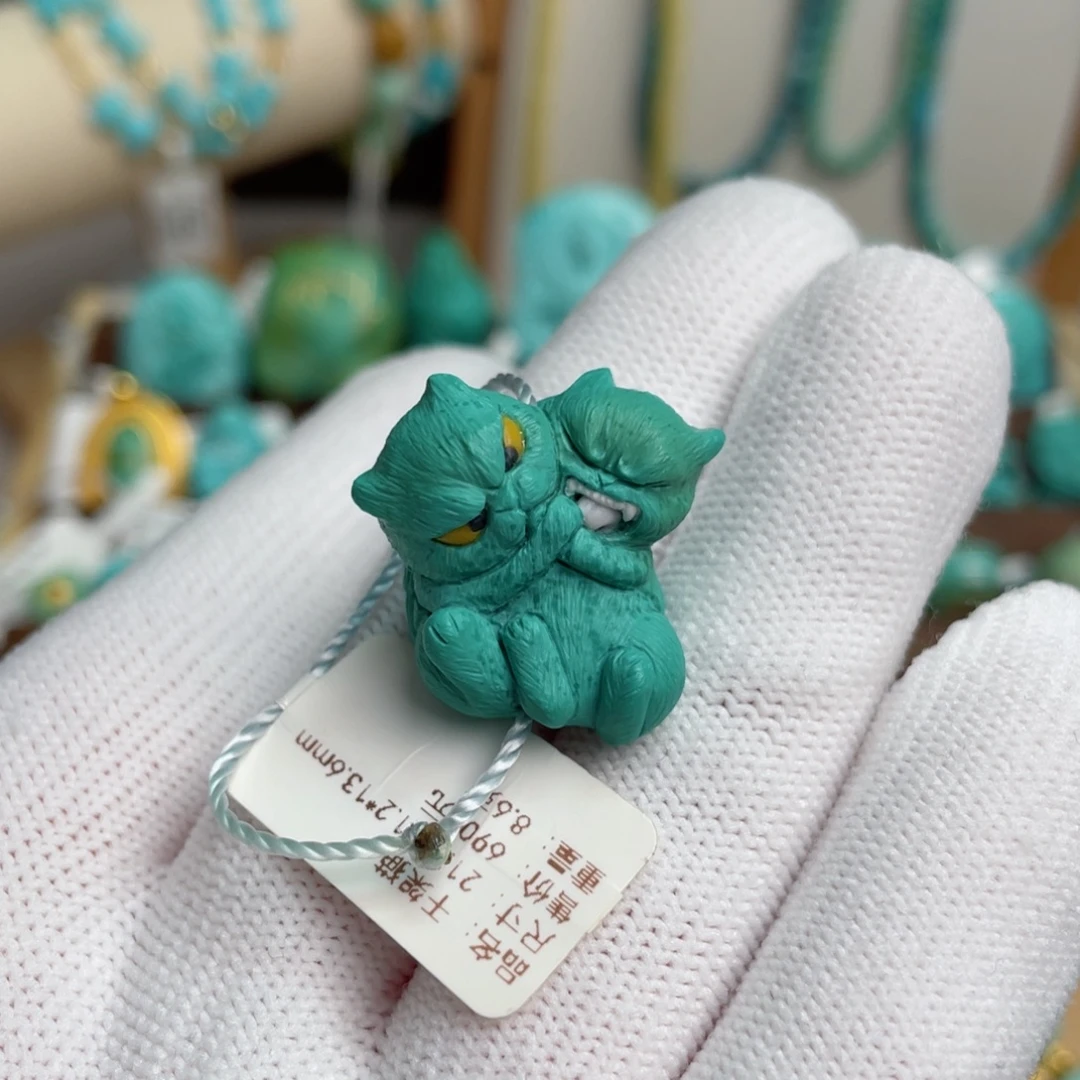 绿松石未镶嵌玉化干架猫
