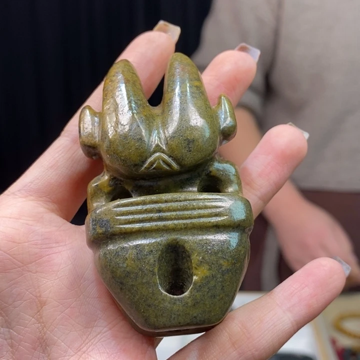 岫岩河磨玉（透闪石质玉）颈饰未镶嵌