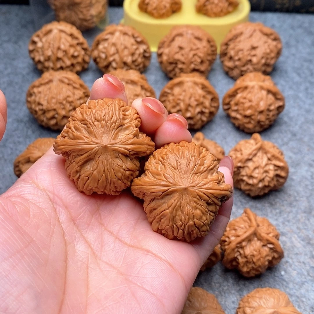 文玩核桃把件精品大肚磨盘狮子头40全品