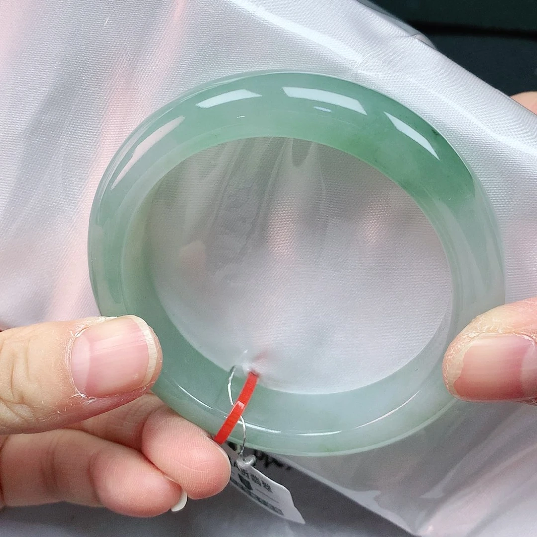 翡翠手镯未镶嵌54+轮胎