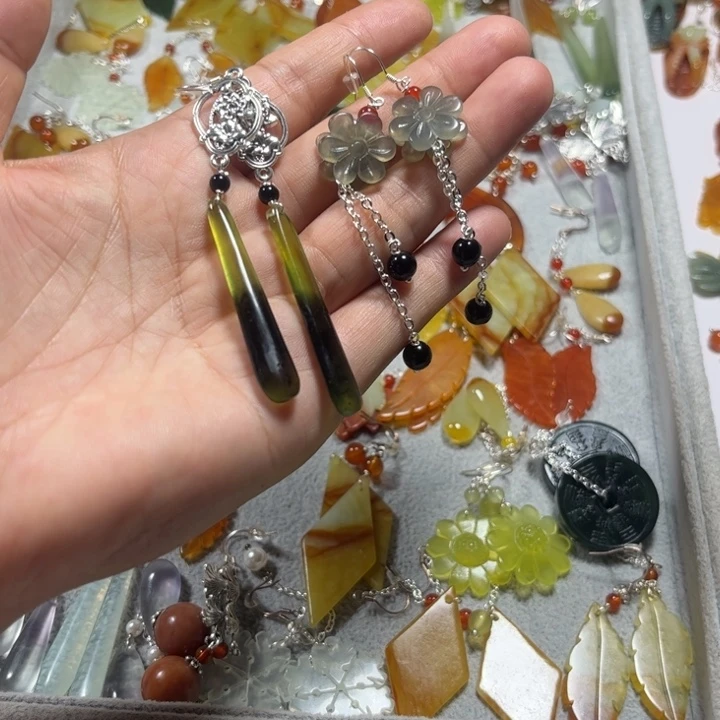合金蛇纹石玉耳饰