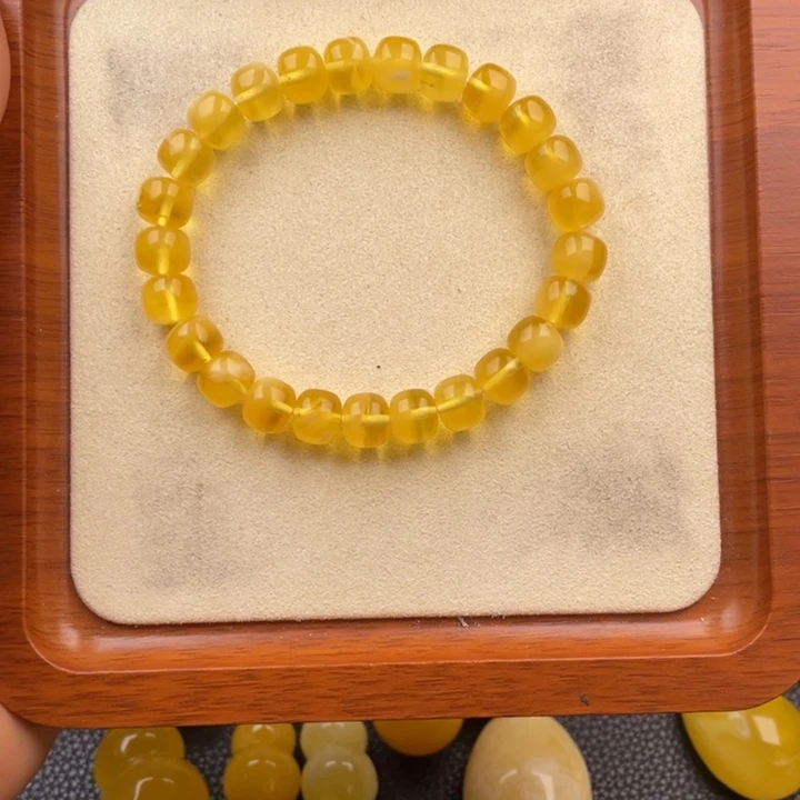 琥珀未镶嵌颈饰好