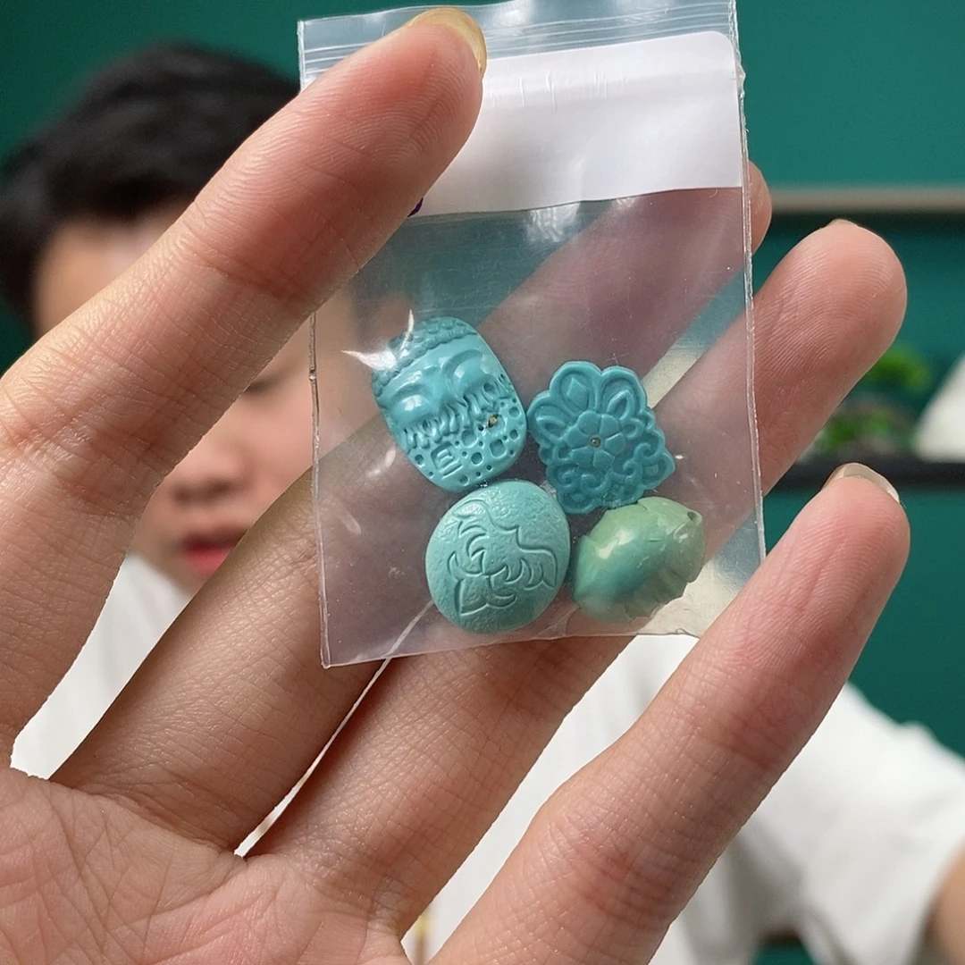 绿松石未镶嵌珠宝奇石
