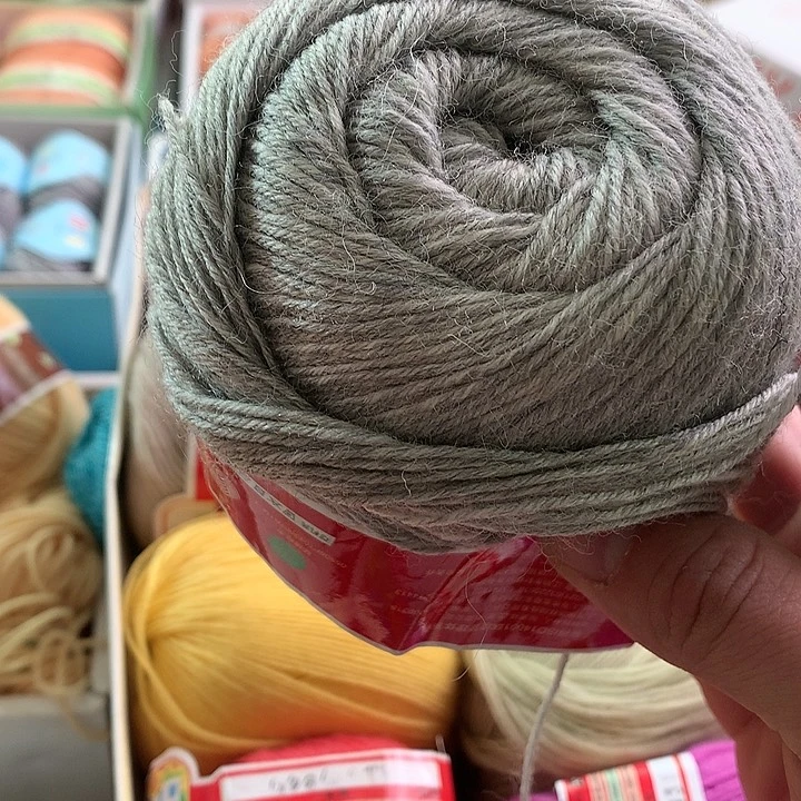 羊毛谁**6一斤恒源祥浅灰色正品