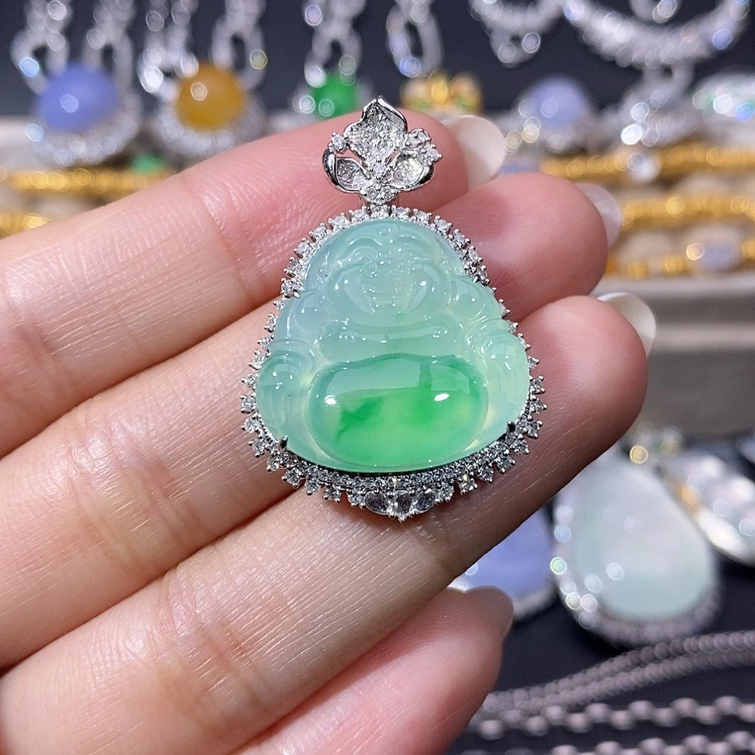 翡翠18K金镶嵌颈饰吊坠