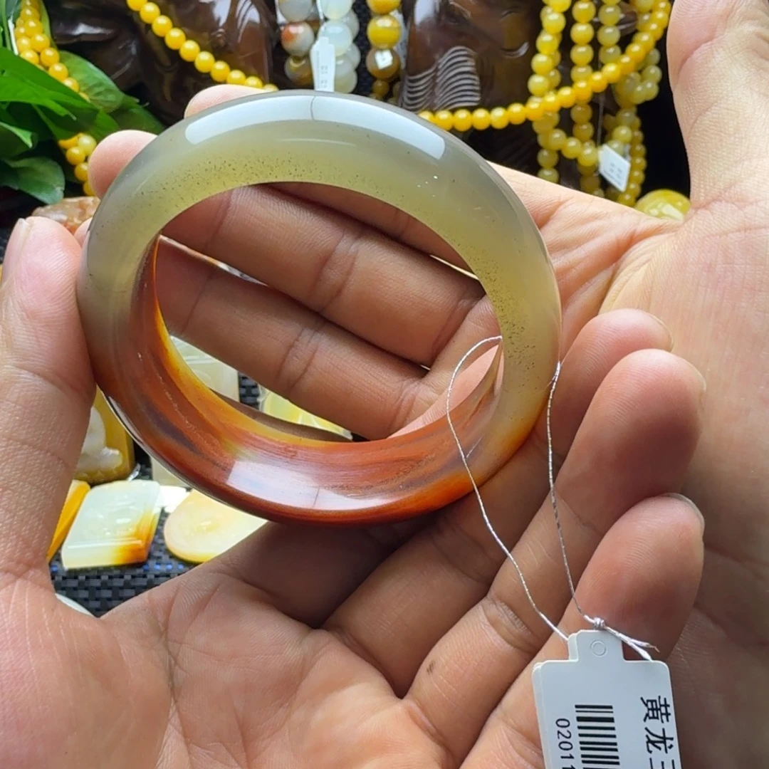 云***西石英质玉（黄龙玉）未镶嵌手镯