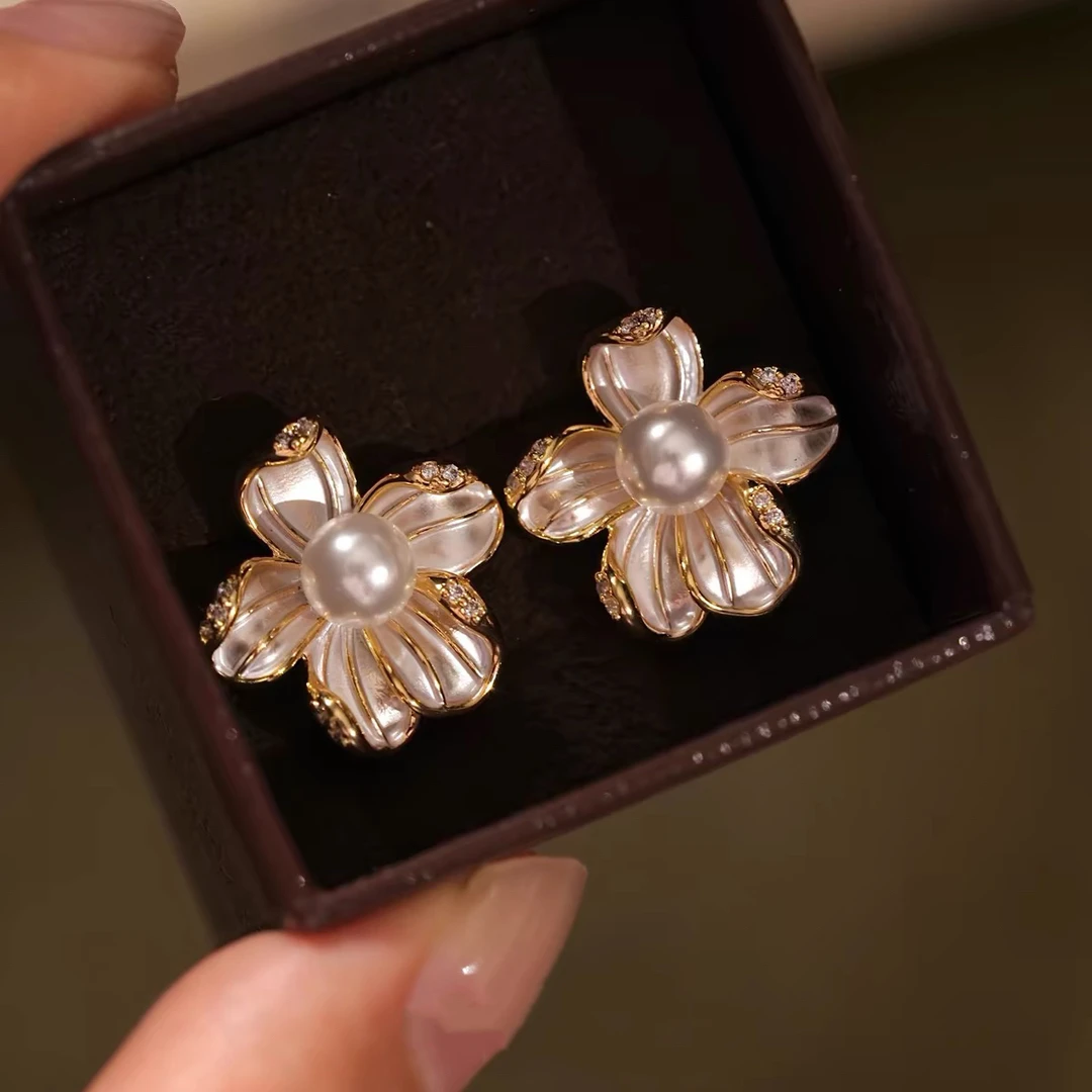 【江辰手作】轻奢高级感气质大气珍珠荷花花朵耳钉女独特