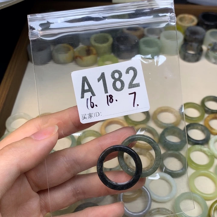 趴****蛇纹石玉合金天然岫玉戒指戒圈