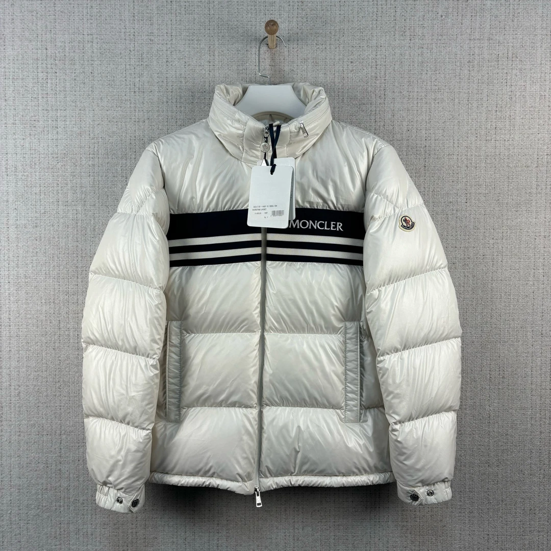 未使用 MONCLER Skarstind 字母立领羽绒服外套/尺码1/编号9440