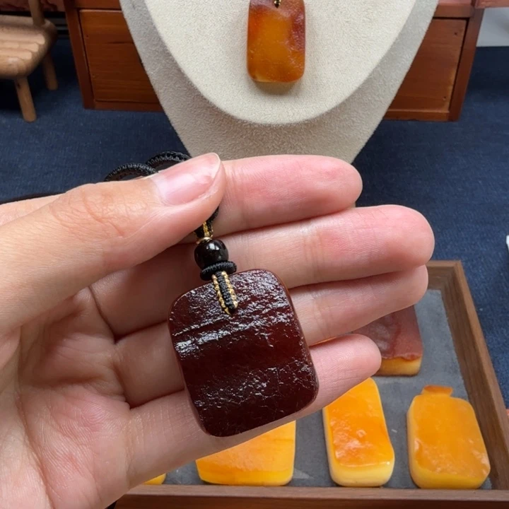 蜜蜡未镶嵌吊坠(赠链)