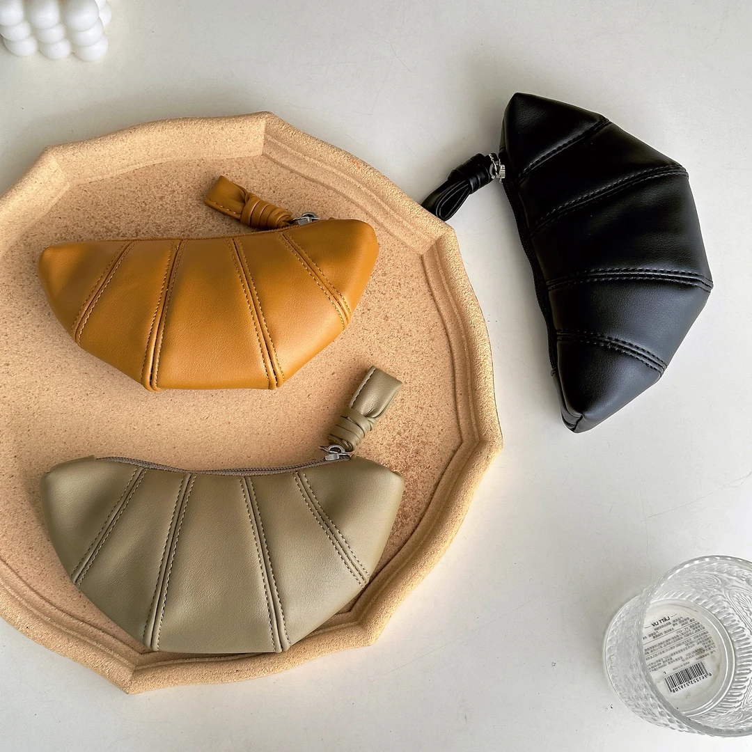 网红可颂牛角包2025小众迷你复古钥匙包百搭口红耳机包手拿零钱包