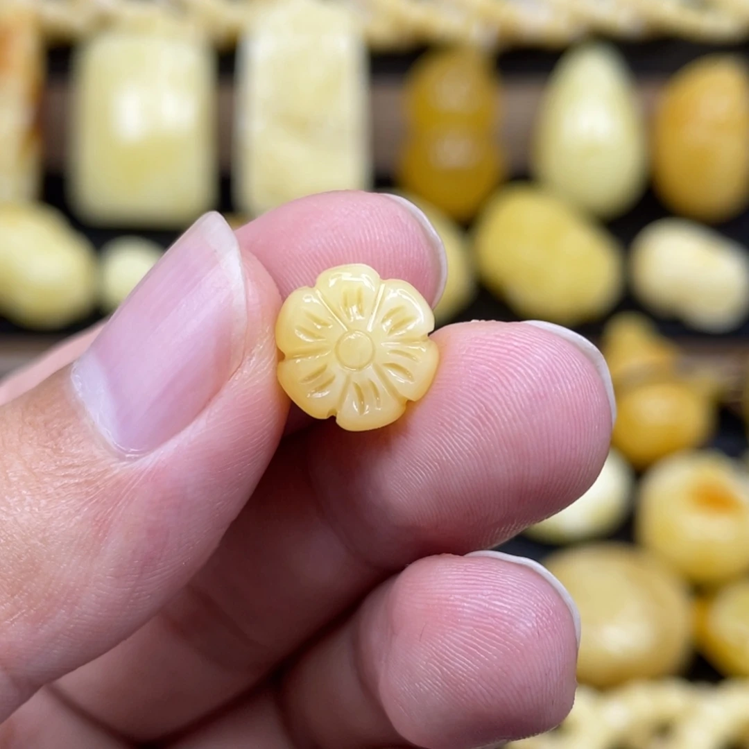 琥珀未镶嵌裸石琥珀蜜蜡