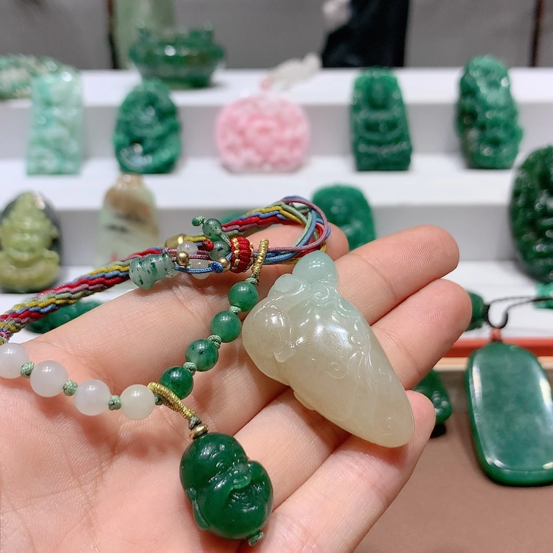 独山玉挂件未镶嵌中****夫