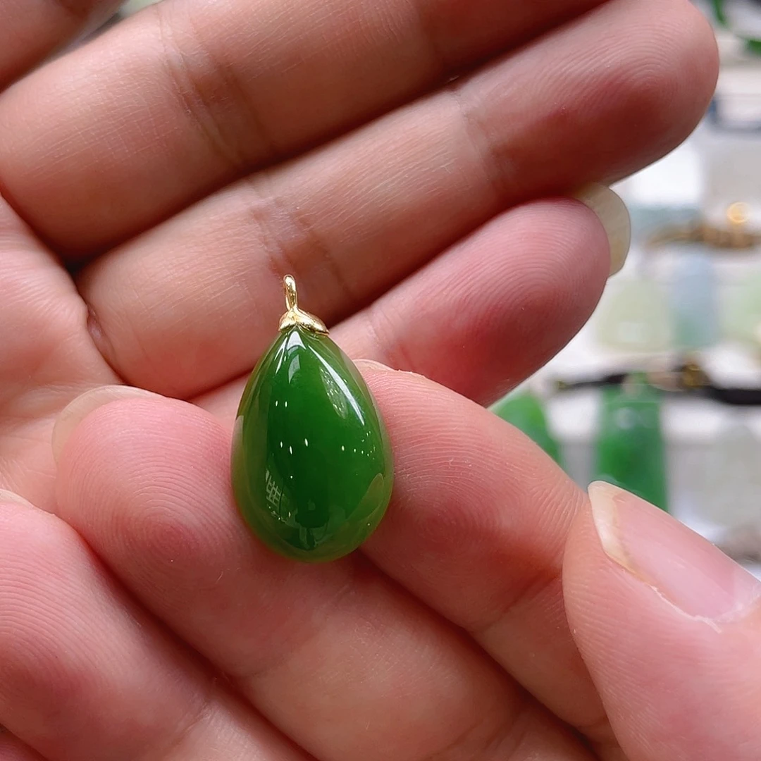 和田玉（碧玉）18K金镶嵌颈饰