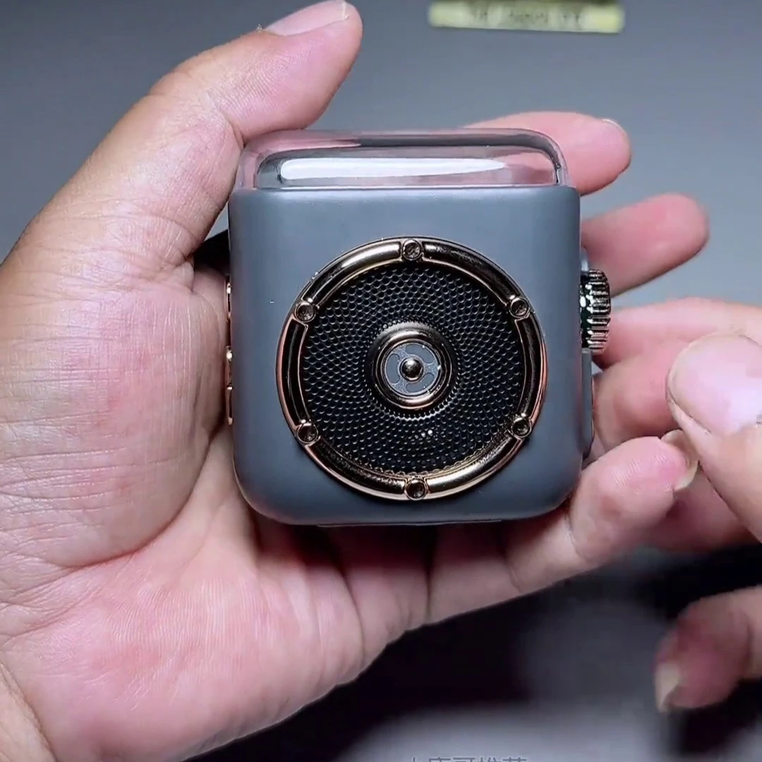 跨境新款蓝牙小音箱复古迷你磁吸背夹音响户外便携式桌面迷你卡通