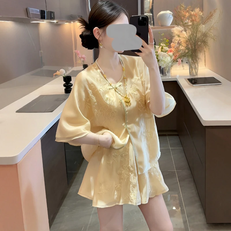 2025夏季爆款贵气感千金穿搭大方得体女神范新中式黄色两件套装裤