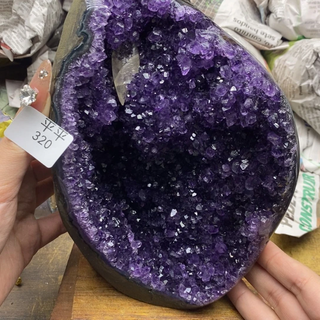 紫晶乌拉圭未镶嵌