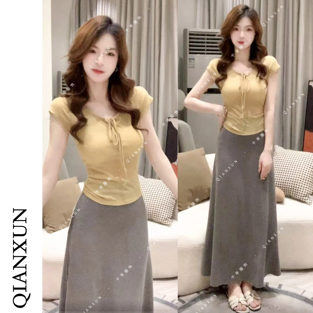 2025夏季新款薄款v领正肩短袖t恤女修身显瘦独特时尚百搭短款上衣