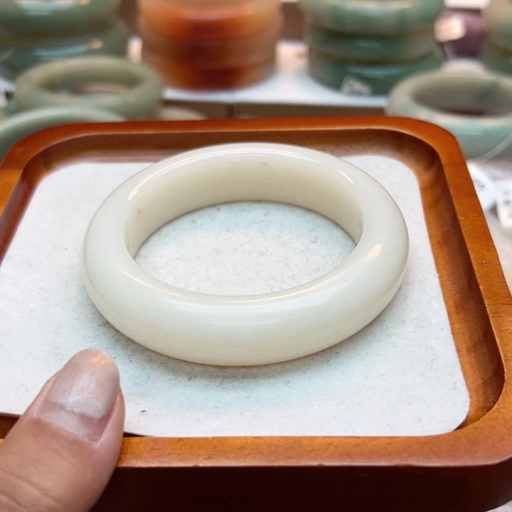 石英质玉手镯合金