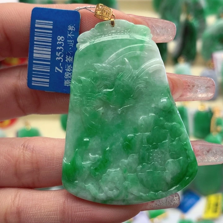 翡翠颈饰18K金镶嵌翡翠