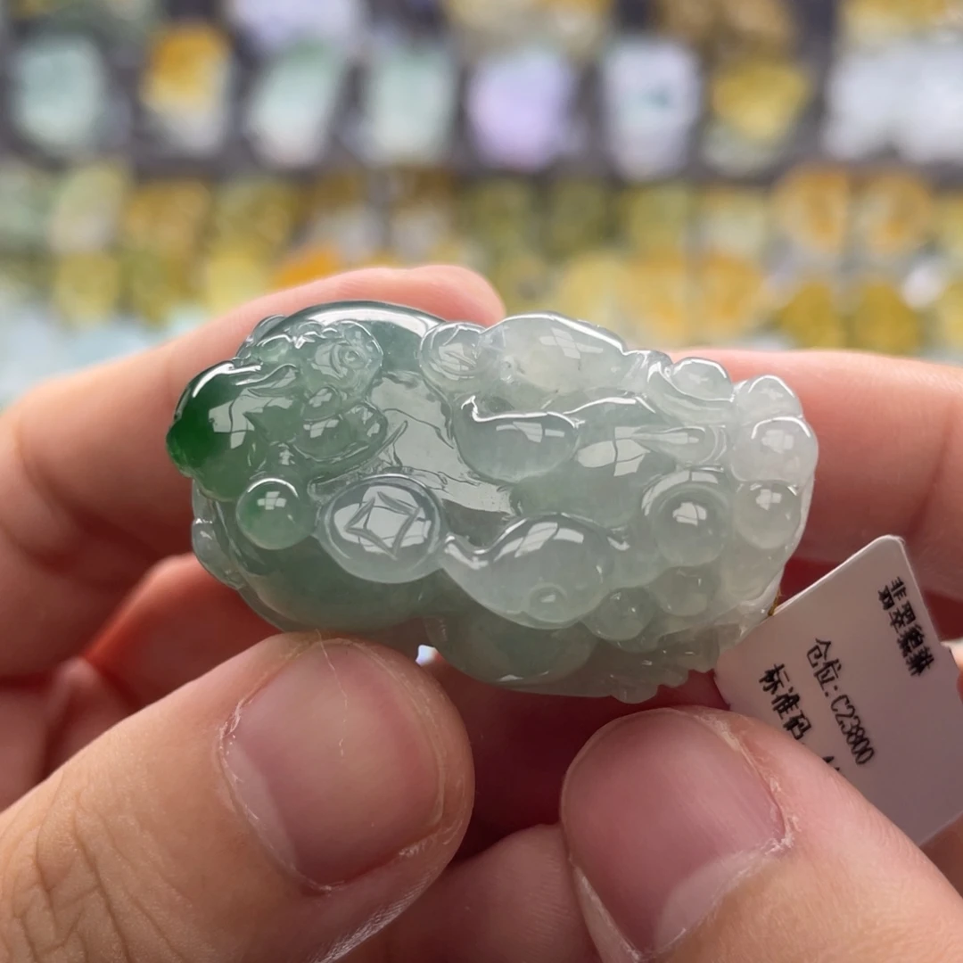 翡翠未镶嵌颈饰貔貅35