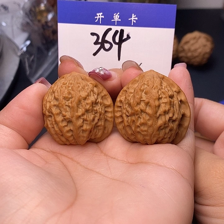 吊坠桃核金牛35无刀痕s