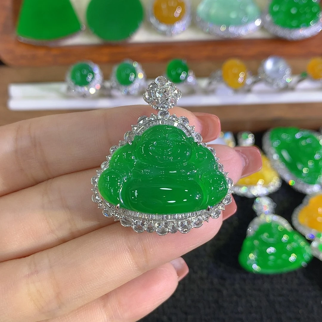 颈饰18K金镶嵌翡翠佛公