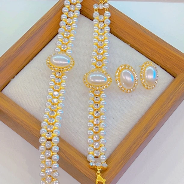 铜合金亚克力项链 铜合金亚克力 法式赫本风气质高雅复古轻奢时