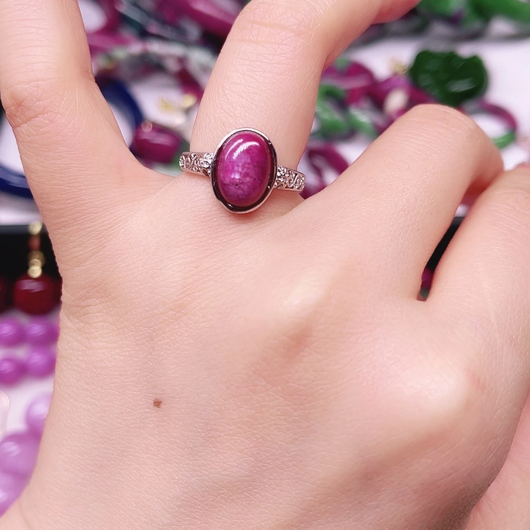 未镶嵌红宝石戒指