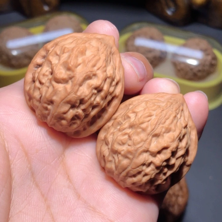 文玩核桃把件32金牛