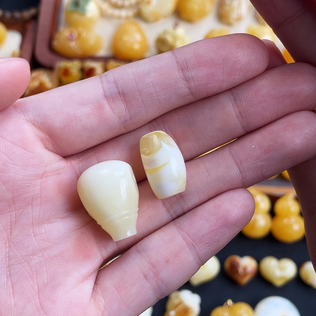 关***关琥珀未镶嵌珠宝奇石