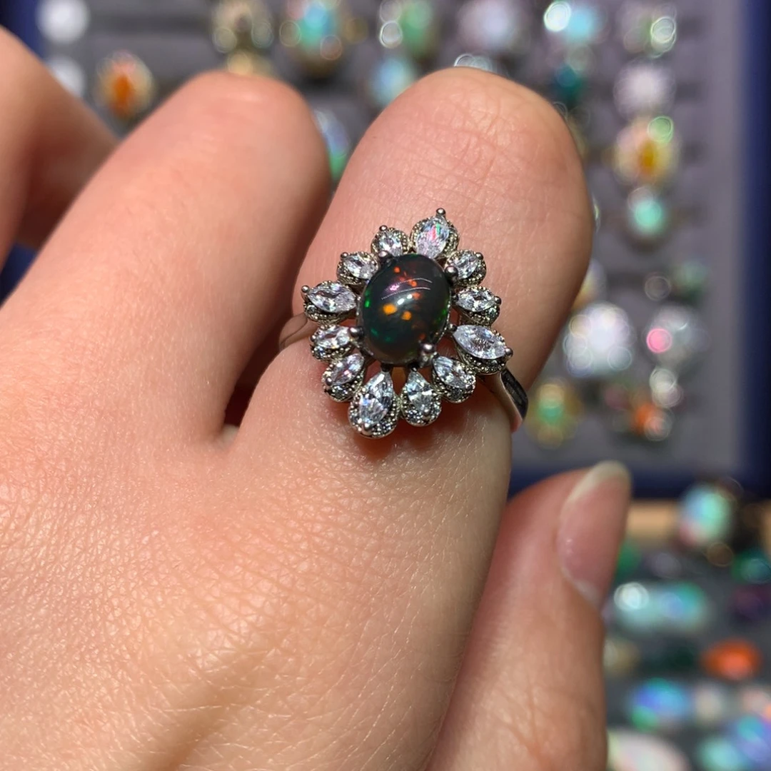 欧泊银S925镶嵌戒指款式多**咪