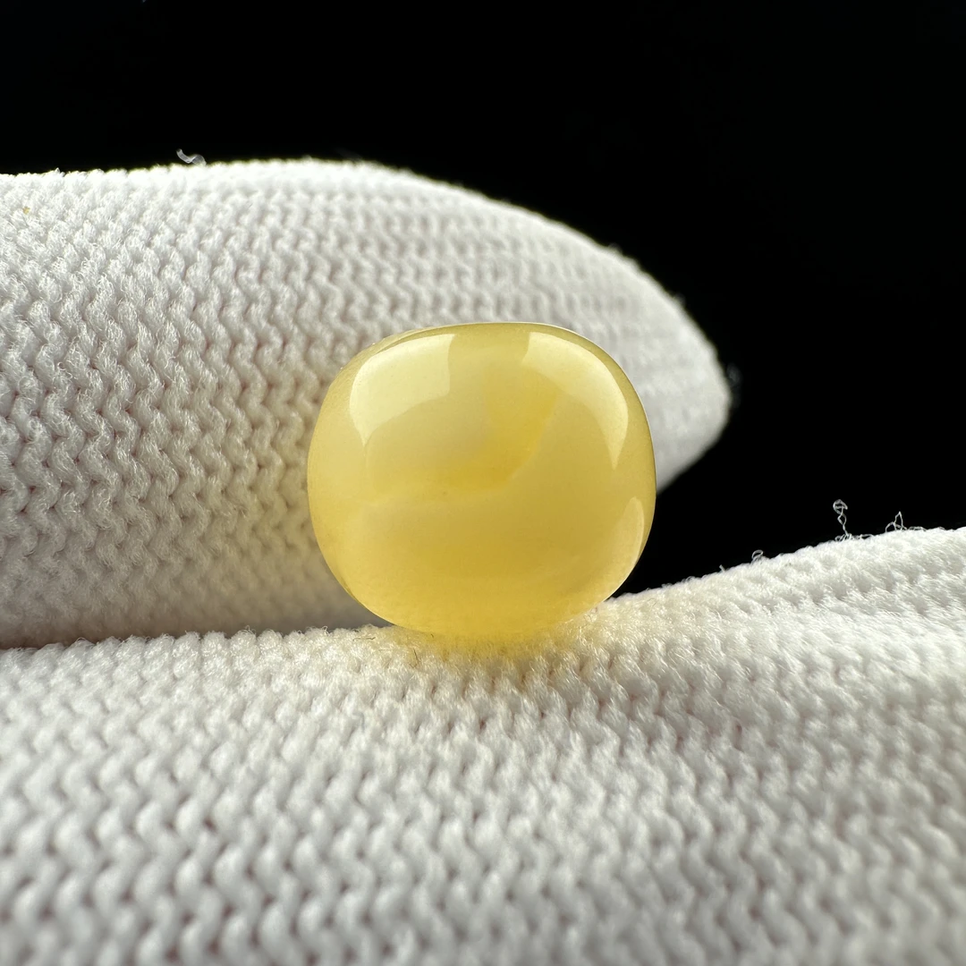 B9325天然原矿蜜蜡 【微瑕】墩子10.4*8.8mm 支持复检 假一罚十