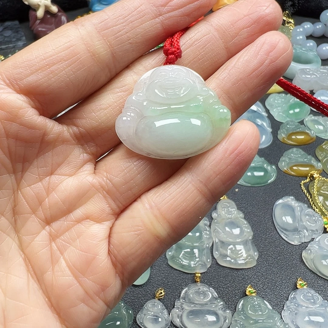 翡翠未镶嵌颈饰佛