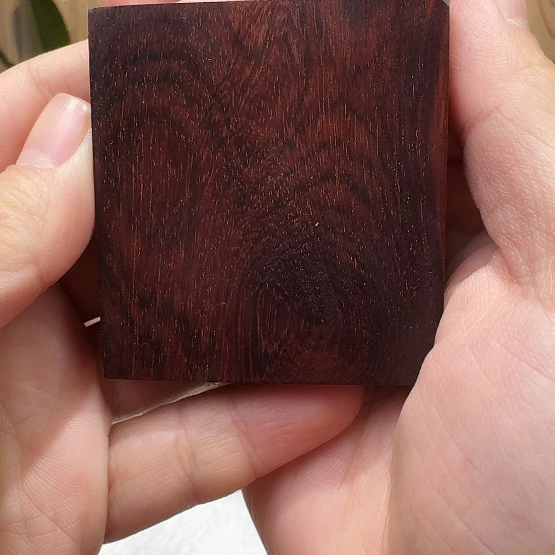 龙***司大叶紫檀（黑酸枝木类）