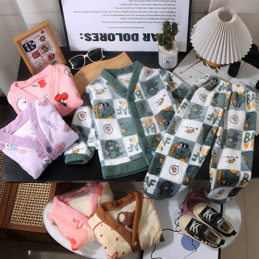 儿童法兰绒睡衣春秋款男女宝宝可爱卡通双面绒加绒加厚开衫家居服