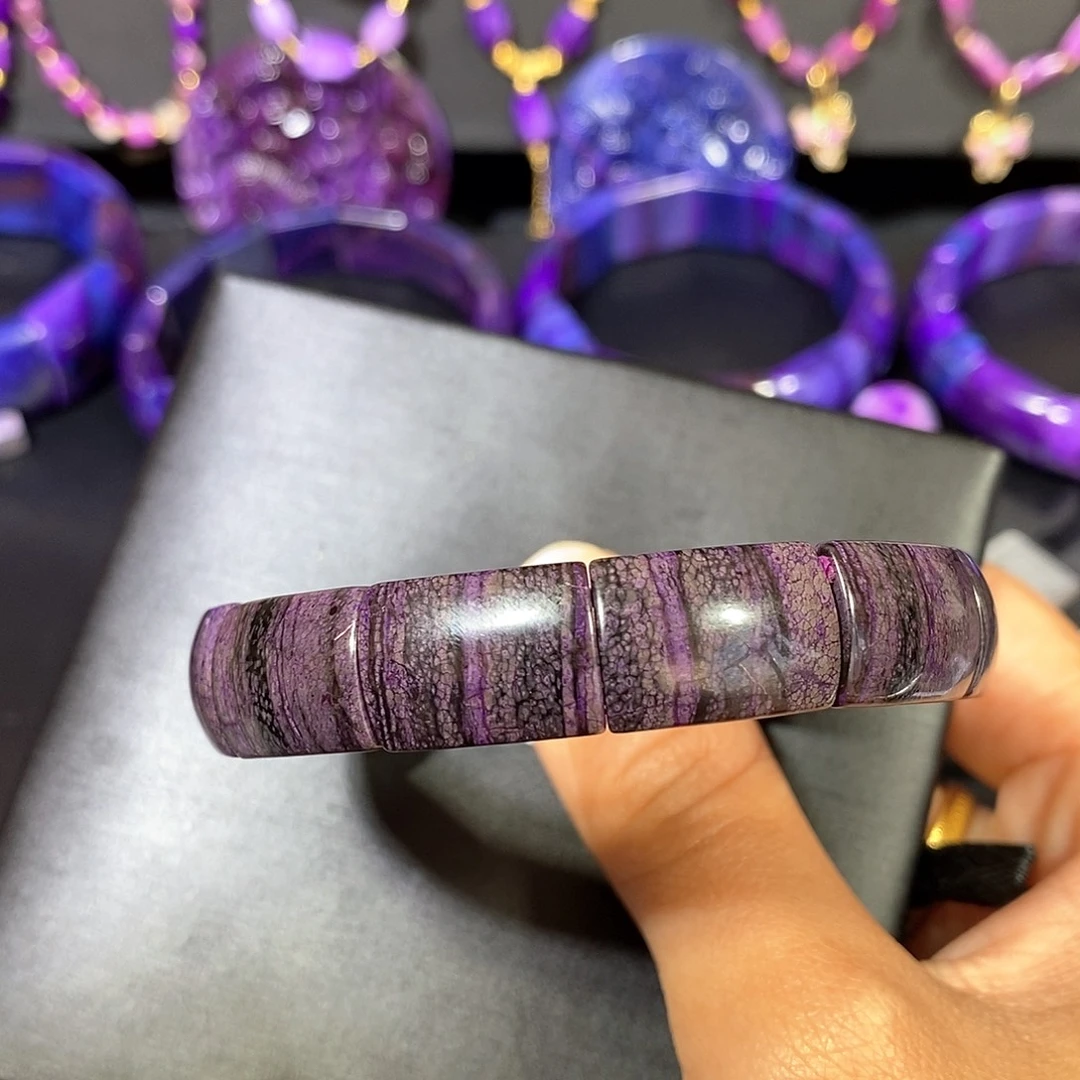 往***烟苏纪石（舒俱来）未镶嵌南非舒俱来老油紫镯排