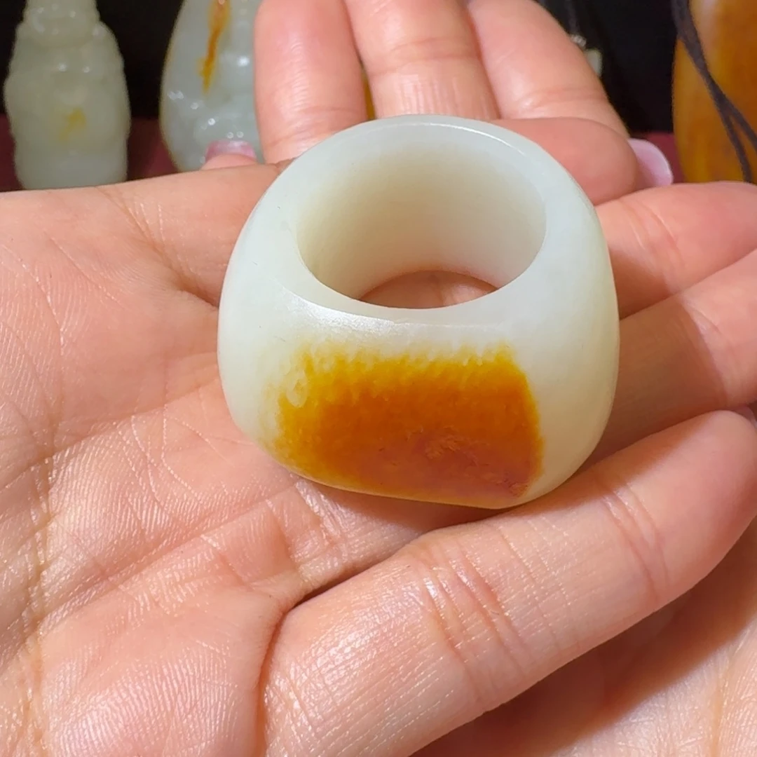 乌***哥和田玉未镶嵌车挂