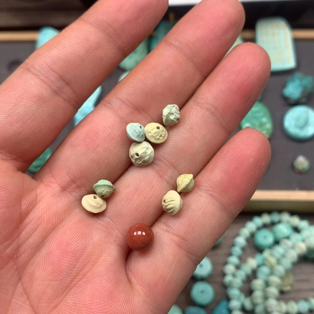 南红玛瑙雕刻未镶嵌