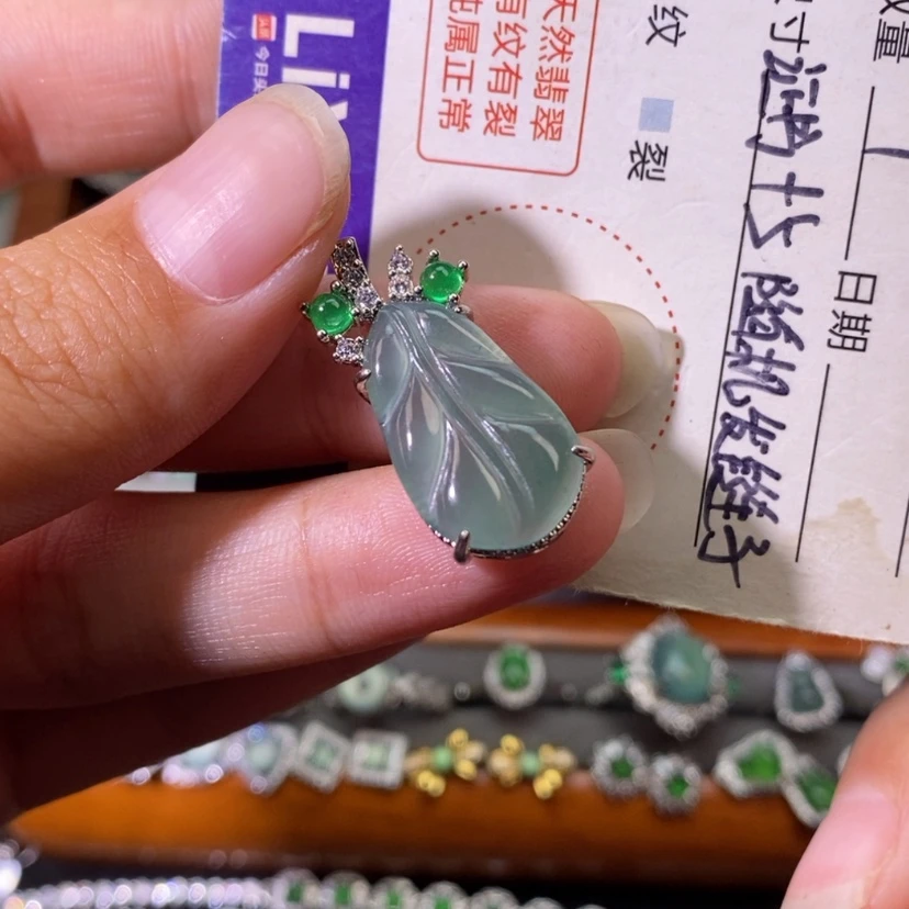 【闪购商品】翡翠未镶嵌颈饰天然