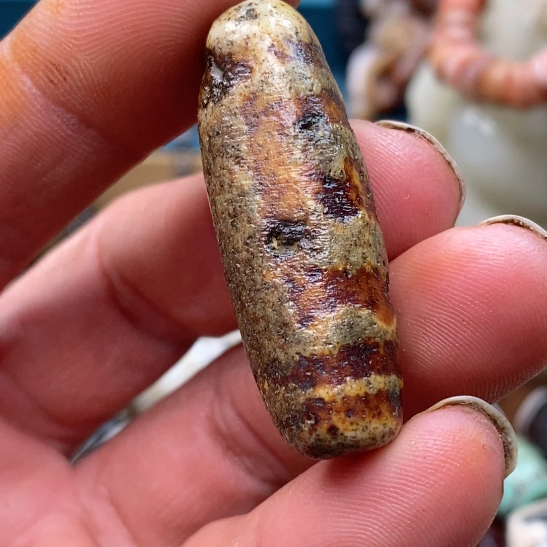 DIY琉璃珠子的颜色是蓝色和