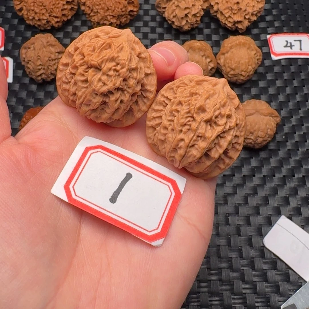 核桃把件全品38尺盘龙纹