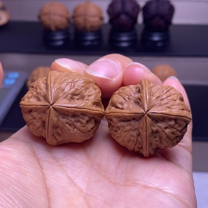 文玩核桃把件聚宝盆四楞77