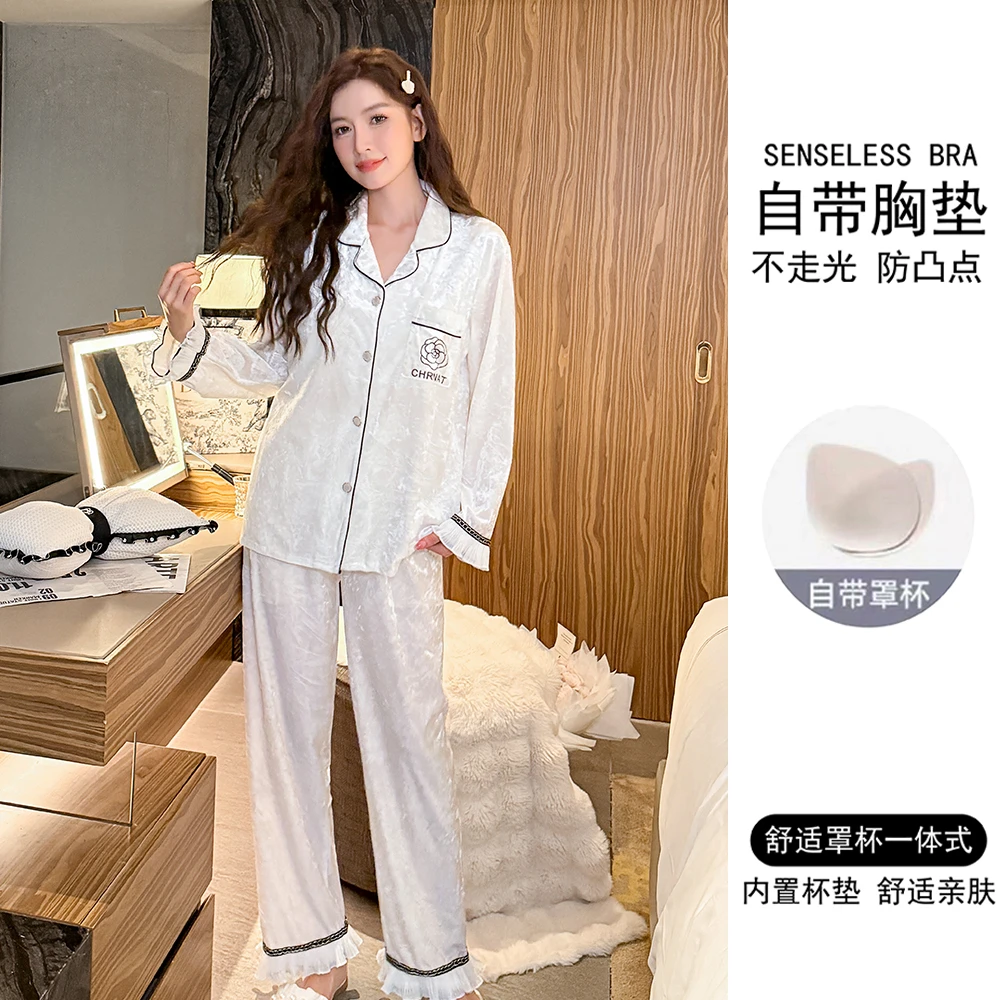 带胸垫2025年新款金丝绒睡衣女春秋季长袖可爱卡通秋冬家居服套装